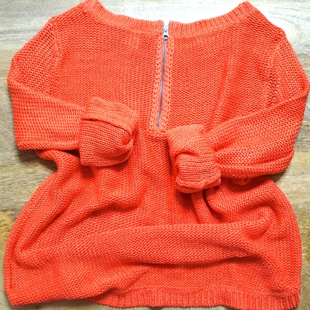 DIVIDED by H&M orange sweater back zipper